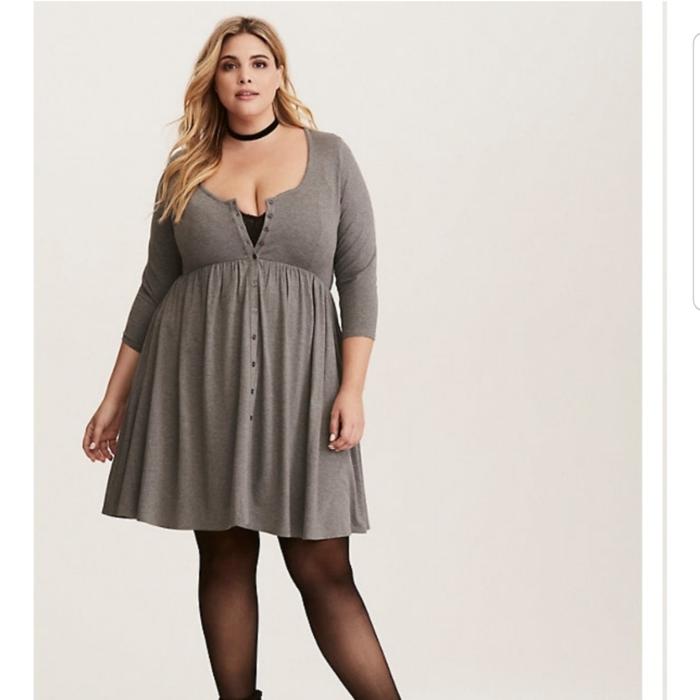 ⬇️ $26 Torrid gray jersey knit button down dress
